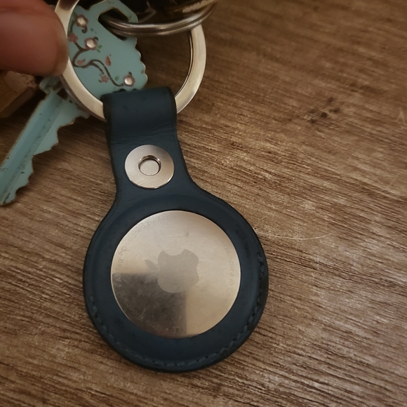 AirTag Leather Key Rings - Picture 4 of 6